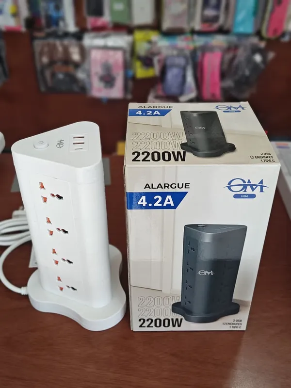 Zapatilla Torre N84 / 11 Entradas + 2 Usb + 1 Tc 2.1a 2500w - FoxCel